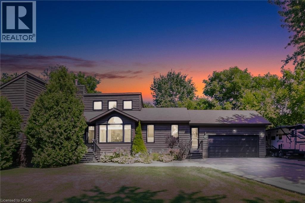 Photo 1 of 11 Weneil Drive, Freelton ON