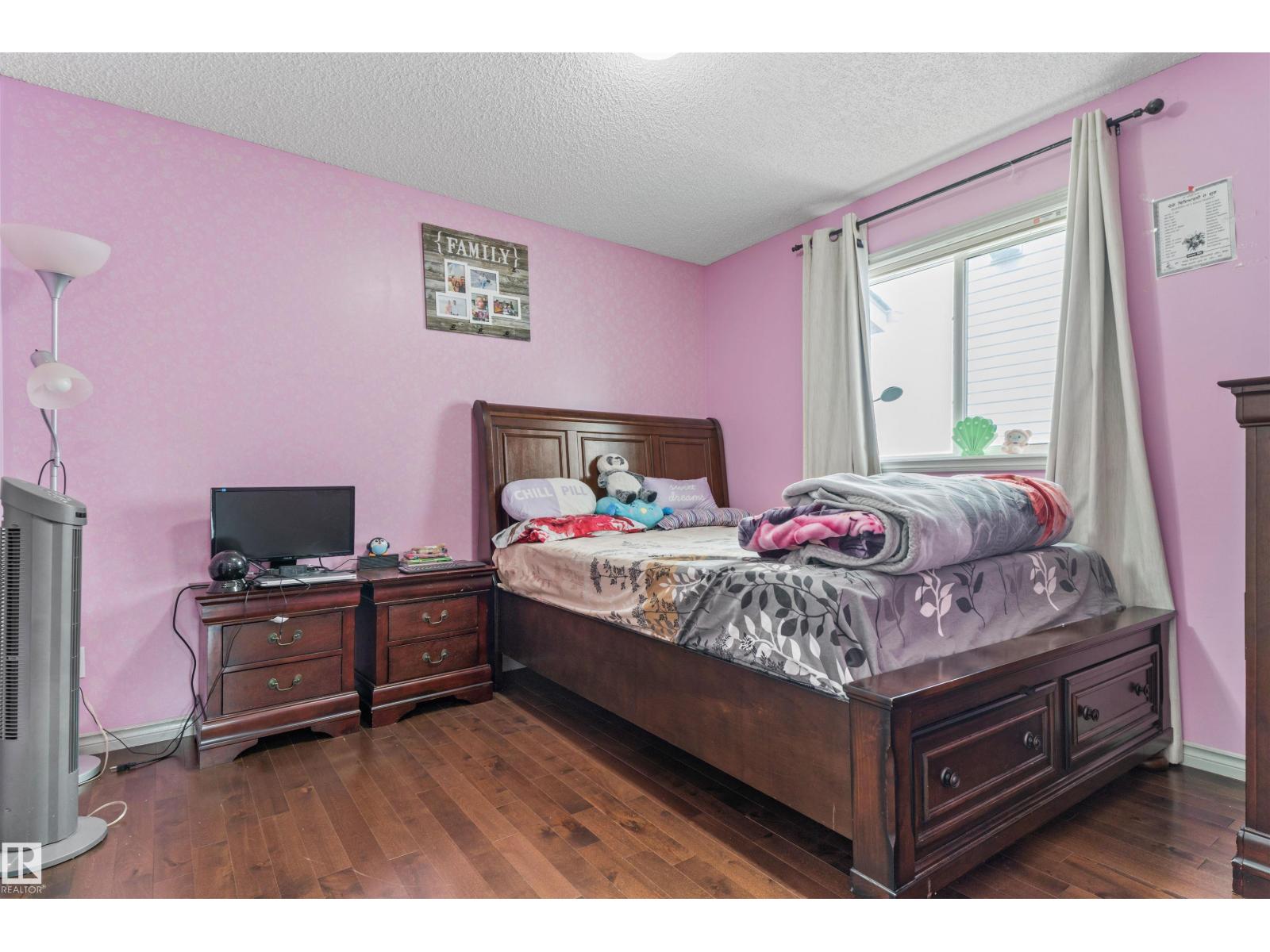 Photo 14 of 3603 23 St Nw, Edmonton AB