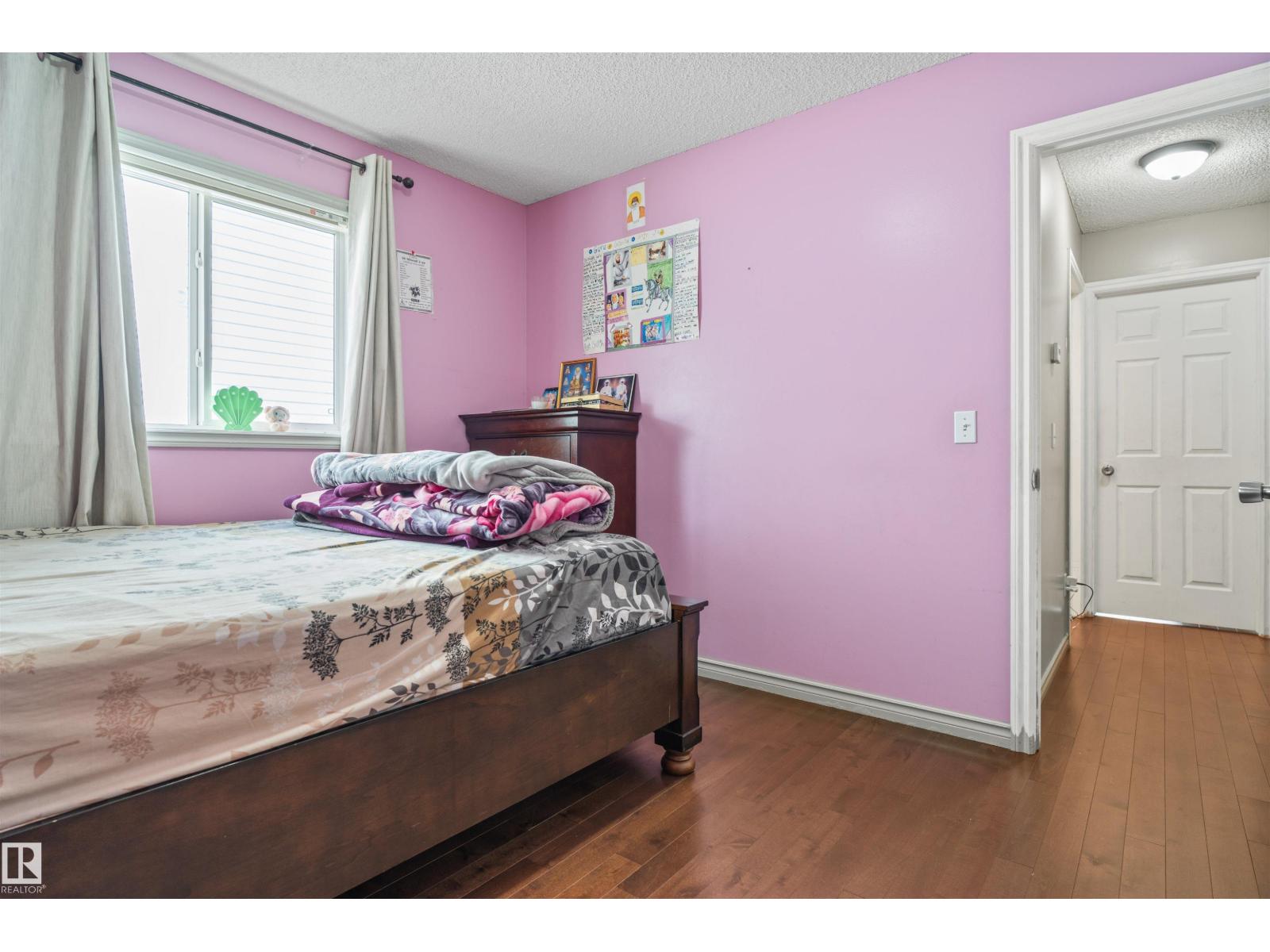 Photo 15 of 3603 23 St Nw, Edmonton AB