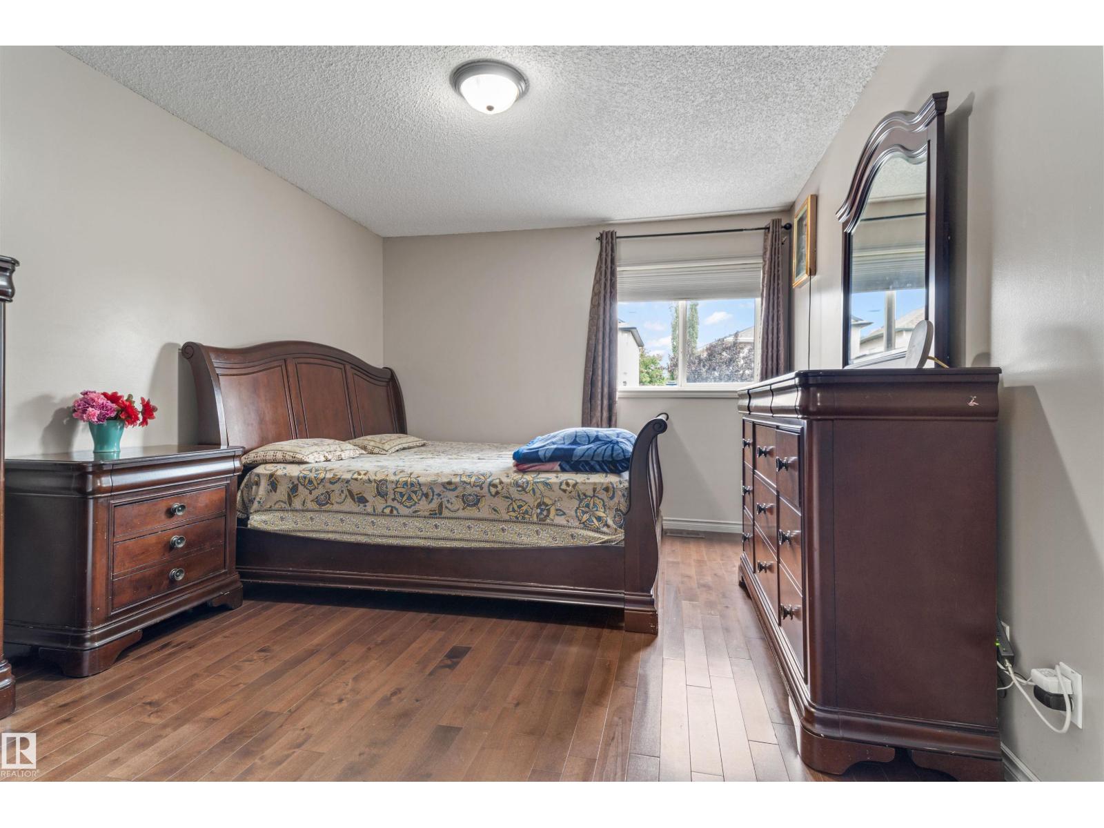 Photo 17 of 3603 23 St Nw, Edmonton AB