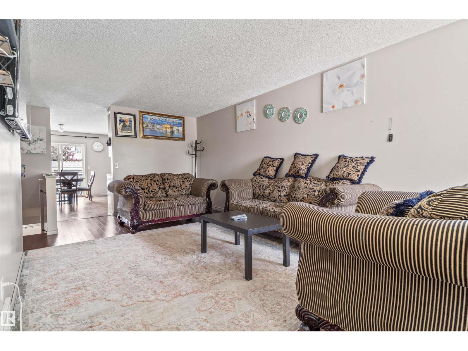 Photo 4 of 3603 23 St Nw, Edmonton AB