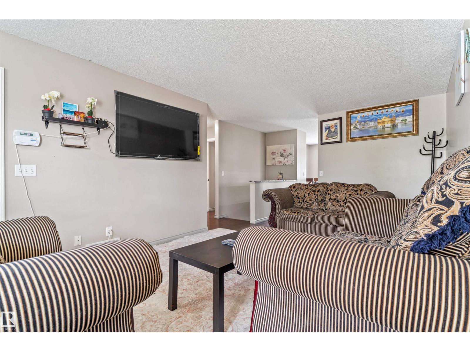 Photo 5 of 3603 23 St Nw, Edmonton AB