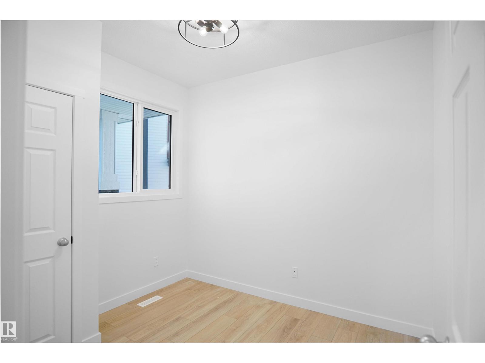 Photo 15 of 2603 15 Av Nw, Edmonton AB