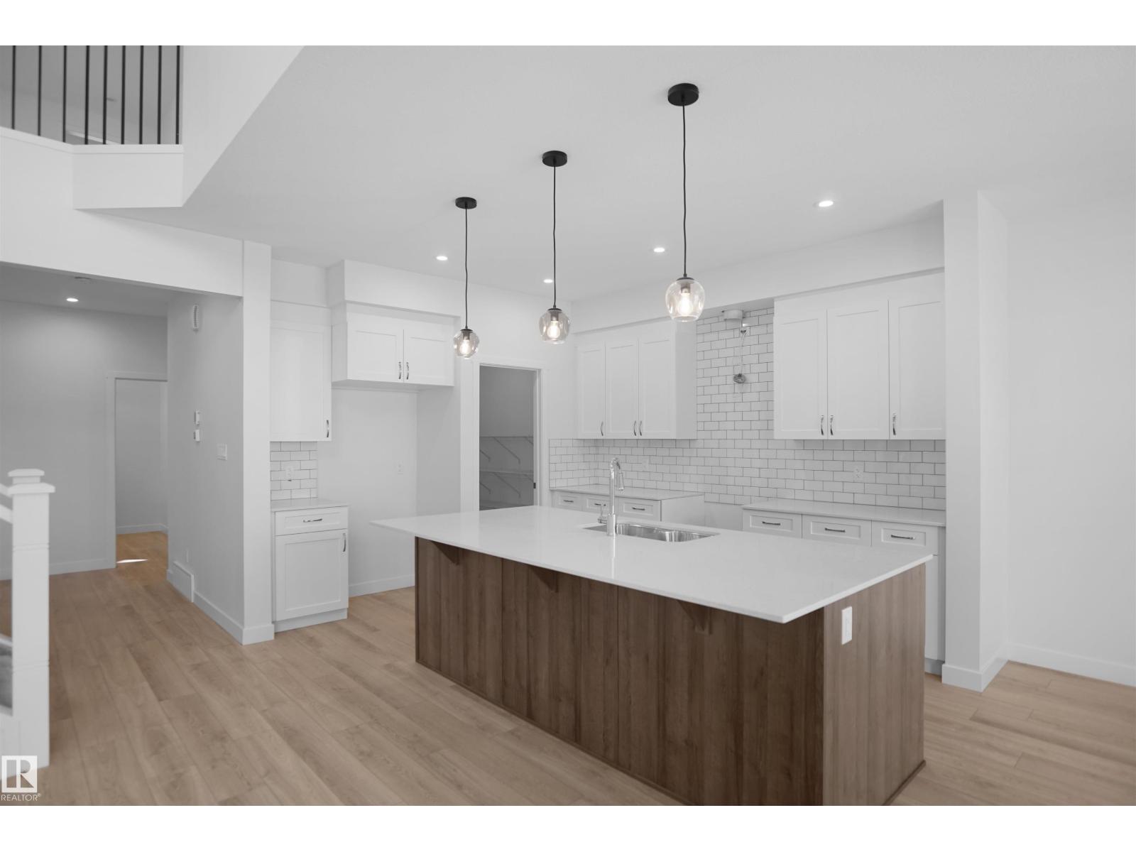 Photo 6 of 2603 15 Av Nw, Edmonton AB