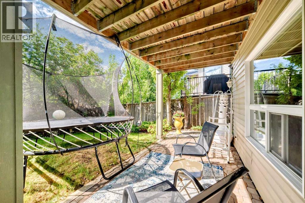 Photo 47 of 73 Crestmont Drive Sw, Calgary AB