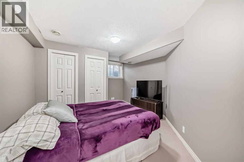 Photo 44 of 73 Crestmont Drive Sw, Calgary AB