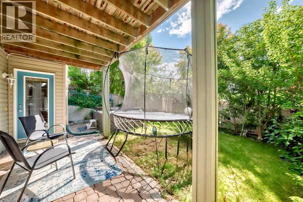 Photo 48 of 73 Crestmont Drive Sw, Calgary AB