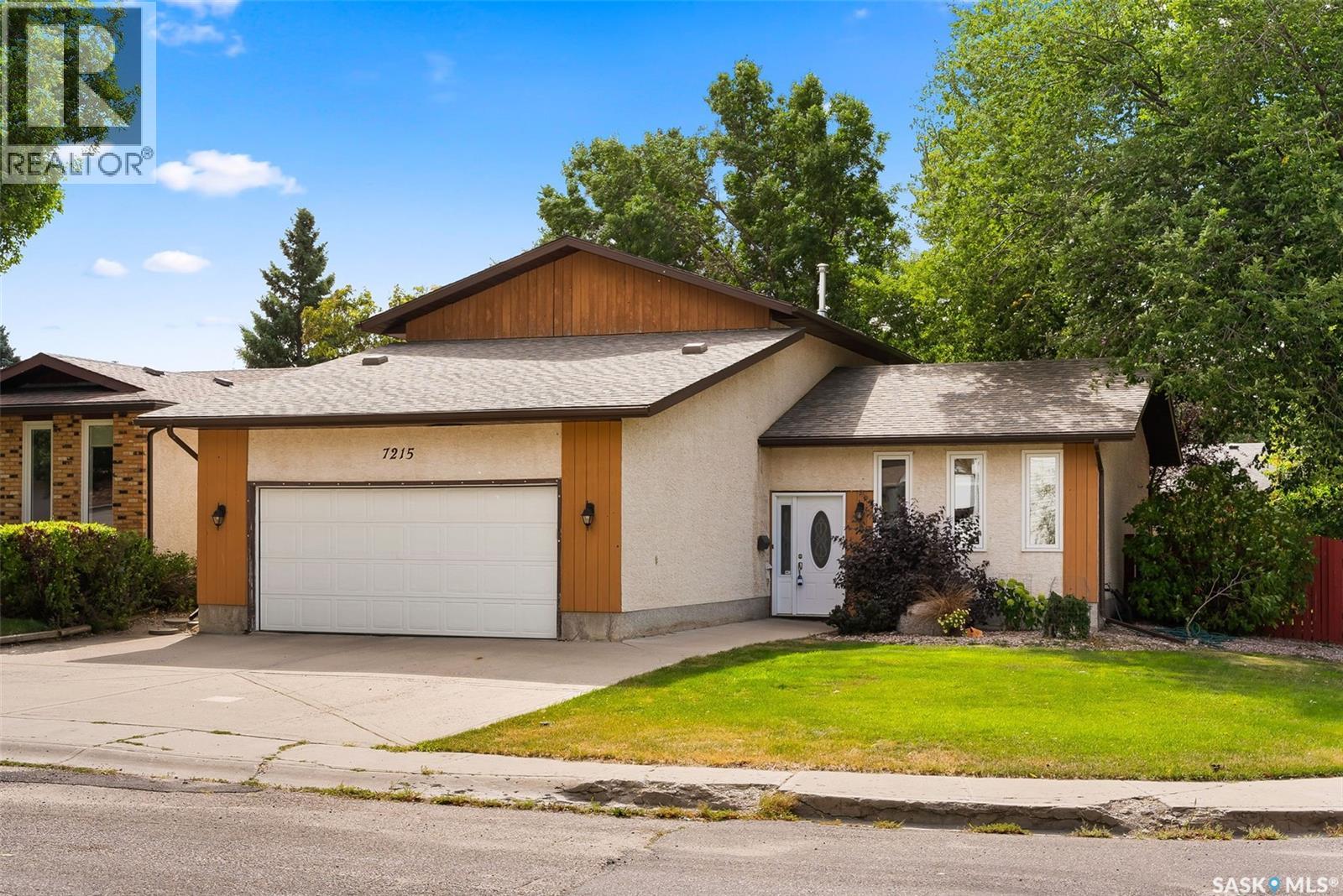 Photo 1 of 7215 Clipsham Avenue, Regina SK