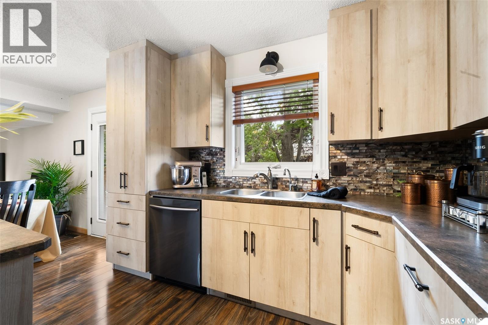 Photo 10 of 7215 Clipsham Avenue, Regina SK