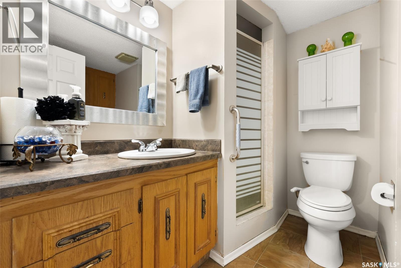 Photo 17 of 7215 Clipsham Avenue, Regina SK