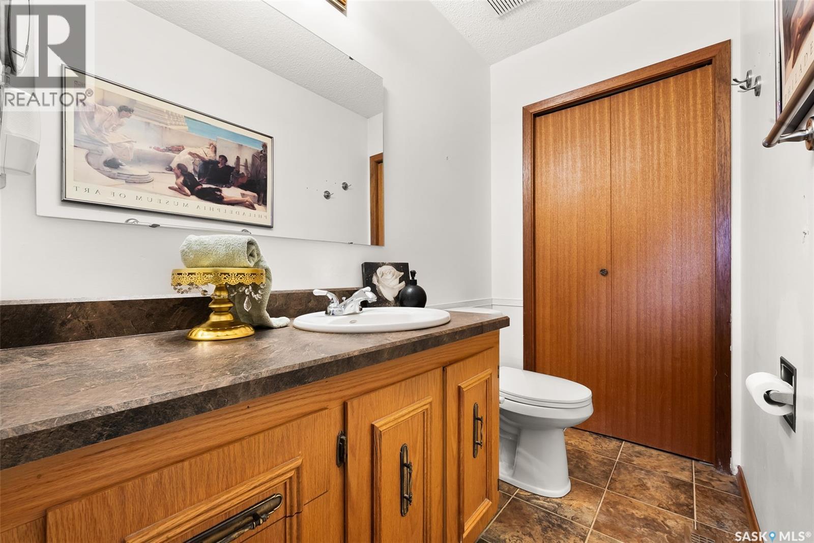 Photo 23 of 7215 Clipsham Avenue, Regina SK