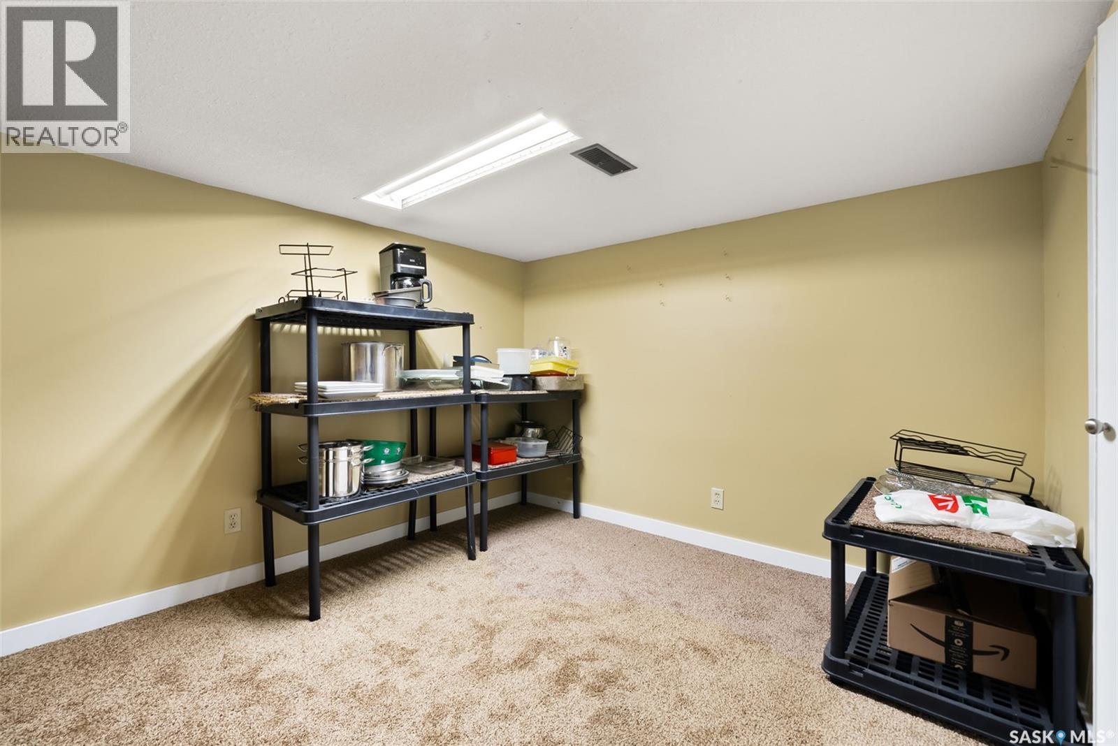 Photo 33 of 7215 Clipsham Avenue, Regina SK