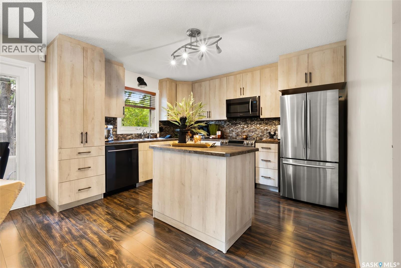 Photo 6 of 7215 Clipsham Avenue, Regina SK