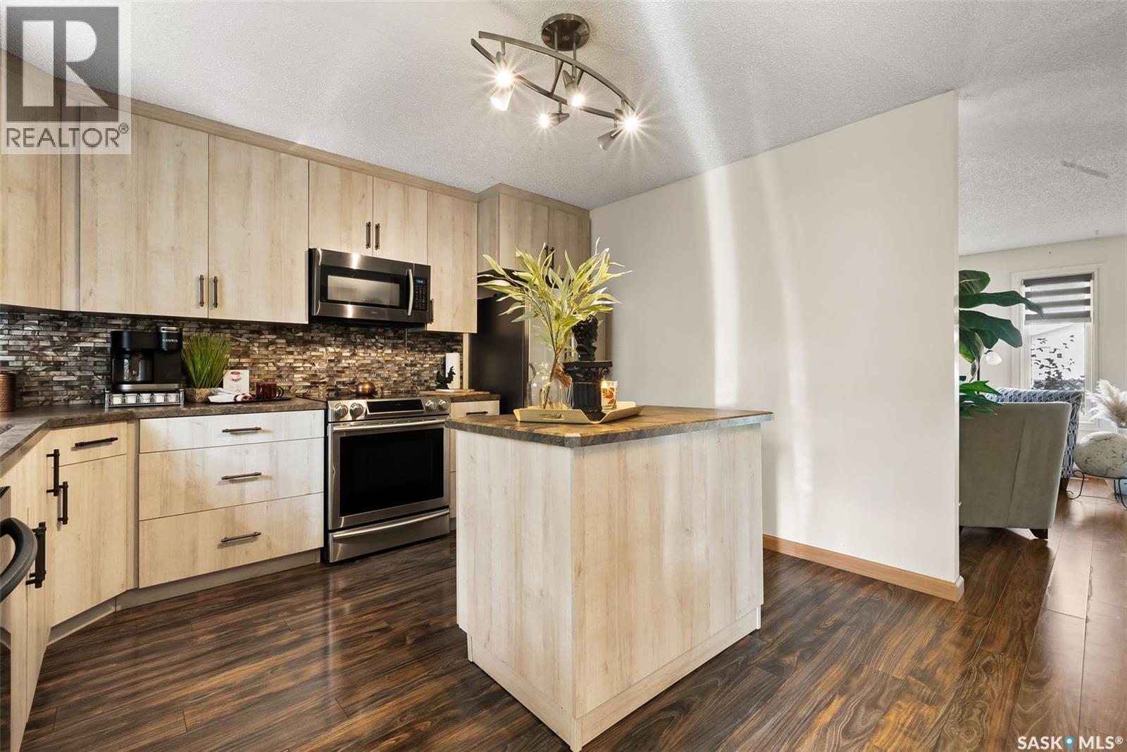 Photo 7 of 7215 Clipsham Avenue, Regina SK