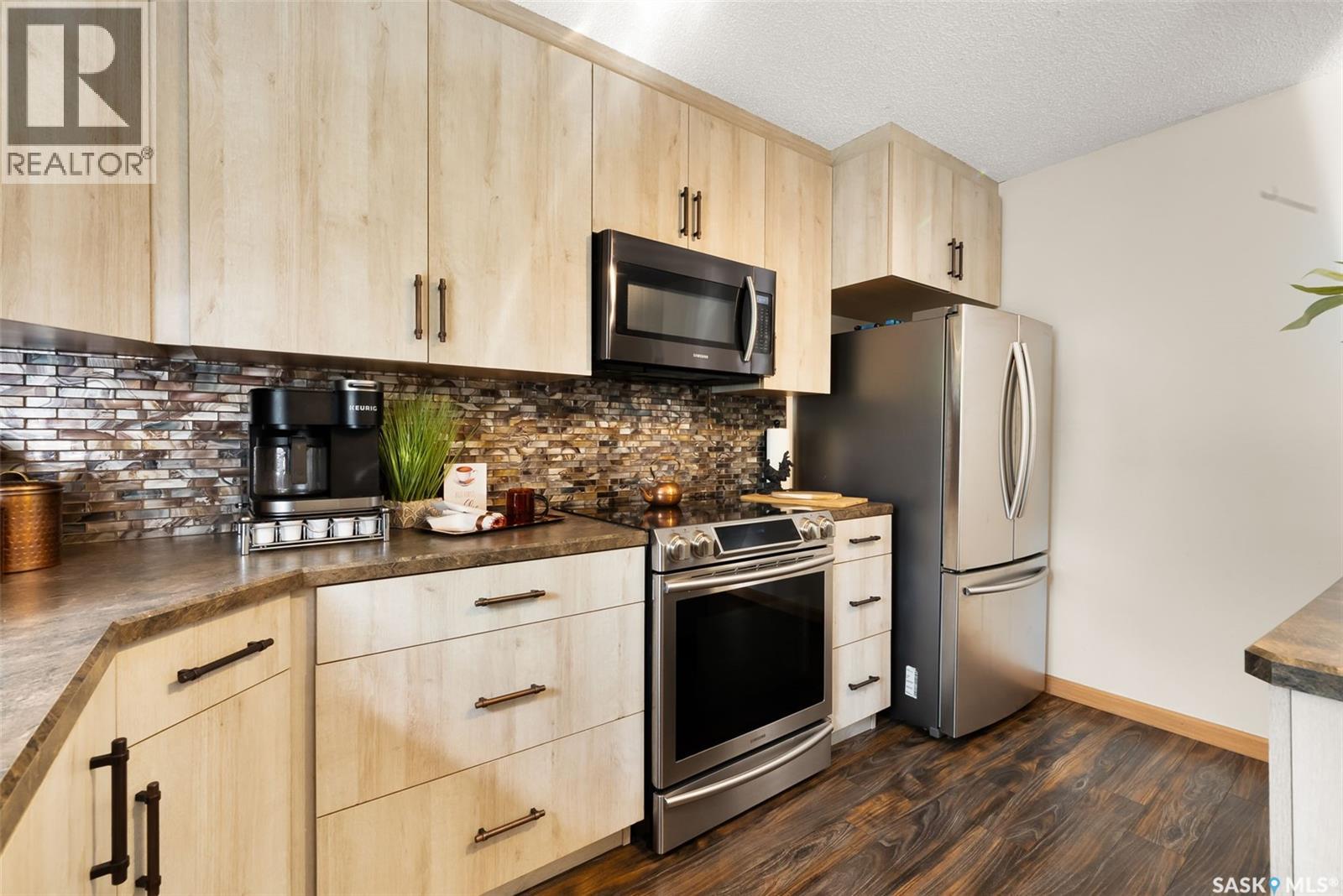 Photo 9 of 7215 Clipsham Avenue, Regina SK