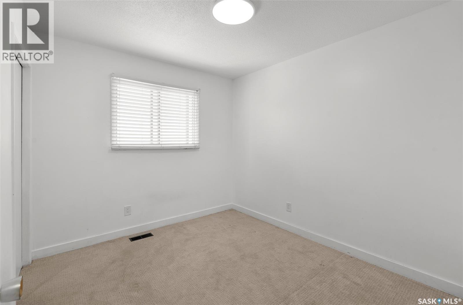 Photo 15 of 2914 33rd Street W, Saskatoon SK