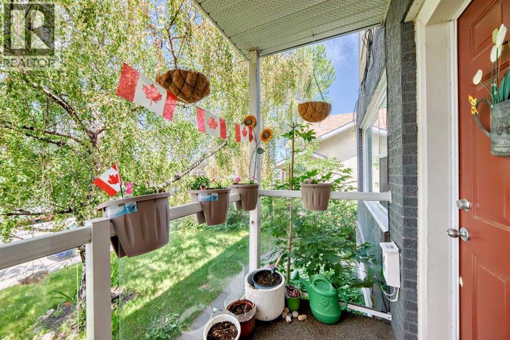 Photo 2 of 4 2121 26 Avenue Sw, Calgary AB
