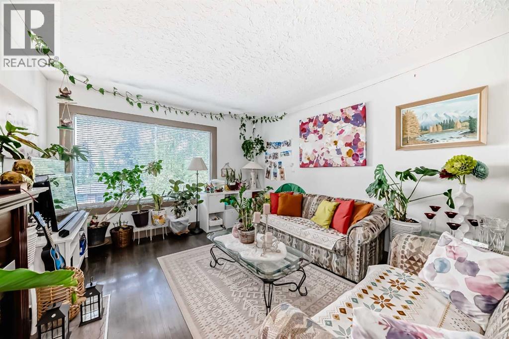 Photo 3 of 4 2121 26 Avenue Sw, Calgary AB