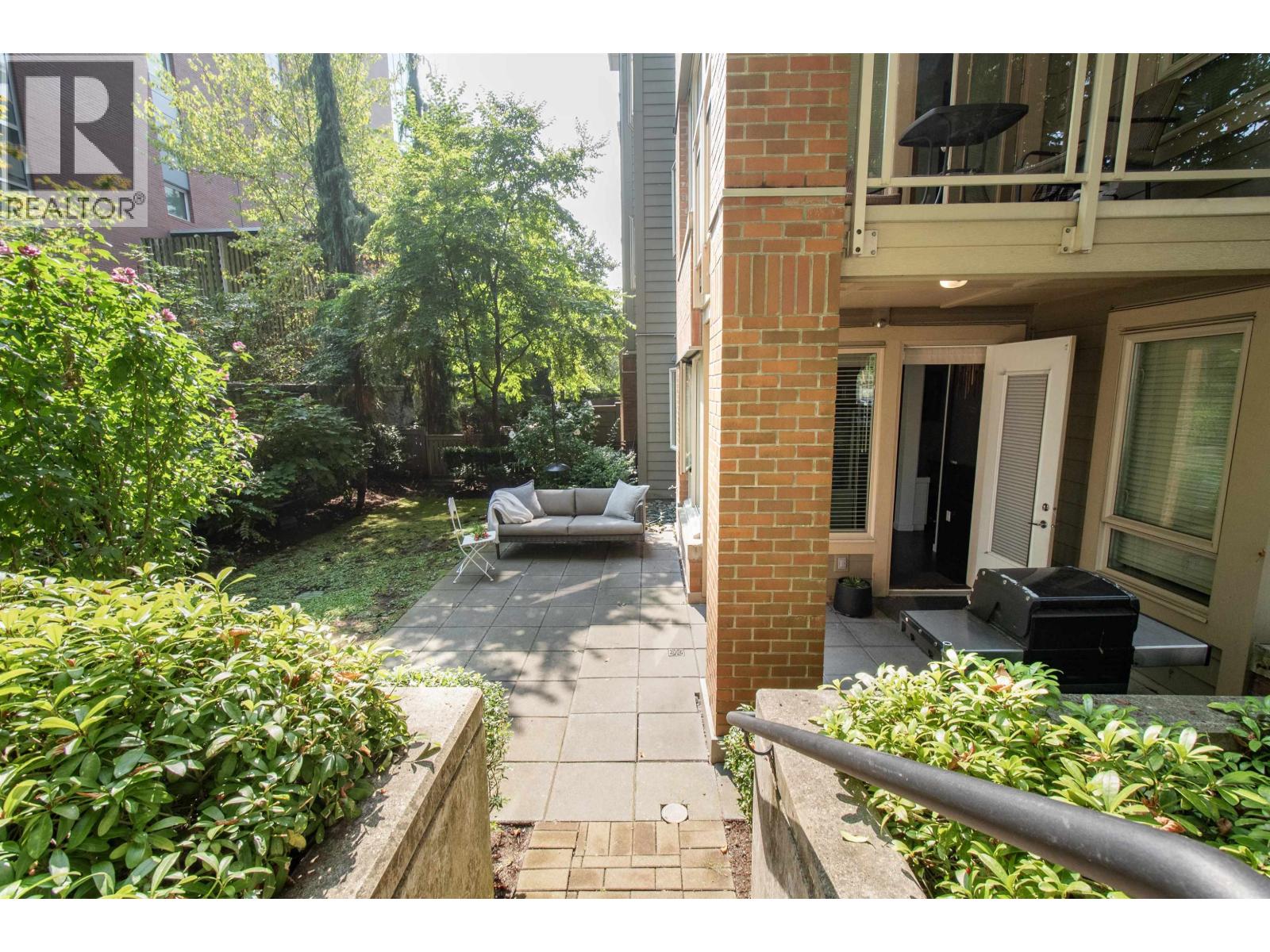 Photo 1 of 116 119 W 22nd Street, North Vancouver BC
