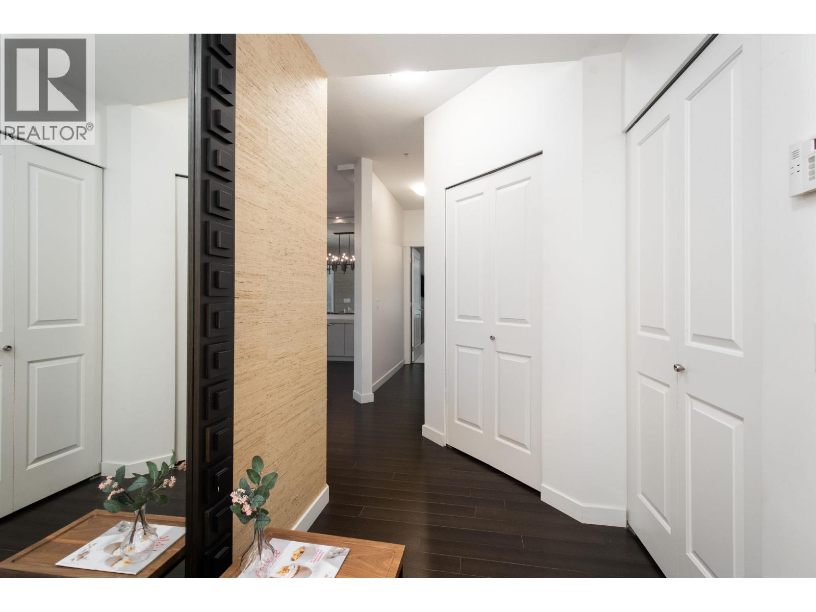 Photo 26 of 116 119 W 22nd Street, North Vancouver BC