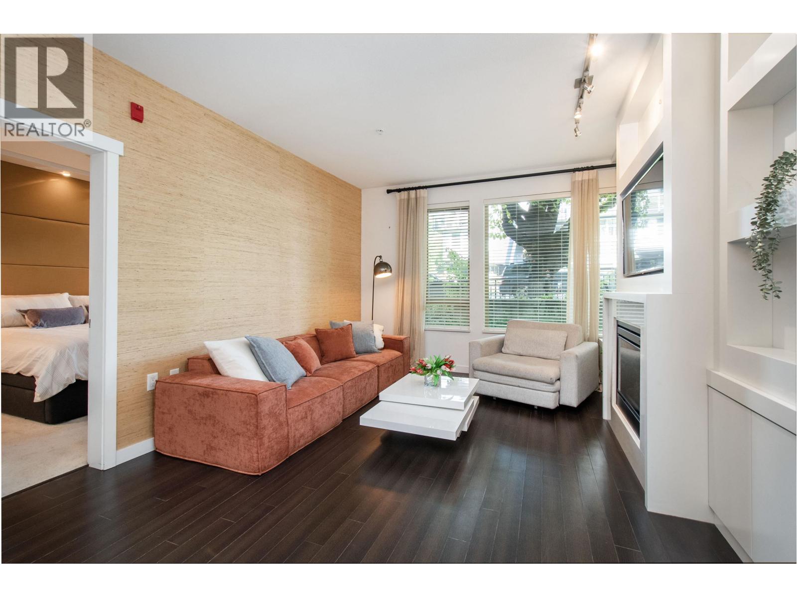 Photo 6 of 116 119 W 22nd Street, North Vancouver BC