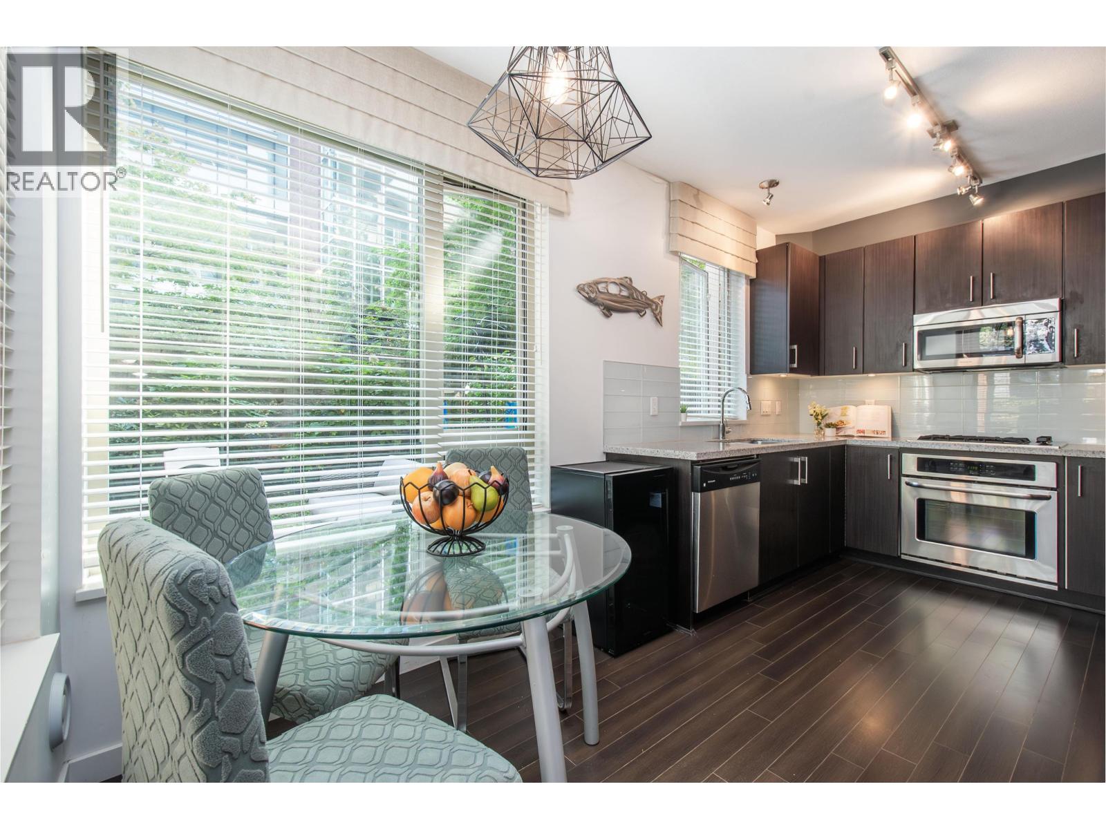 Photo 8 of 116 119 W 22nd Street, North Vancouver BC