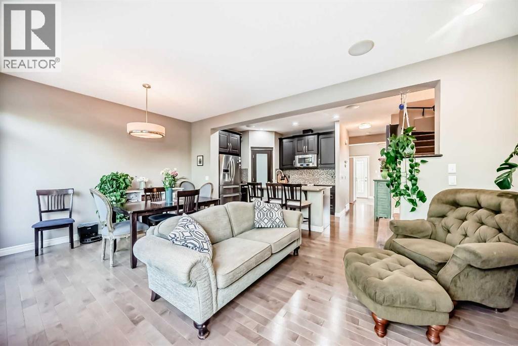 Photo 18 of 582 River Heights Crescent, Cochrane AB