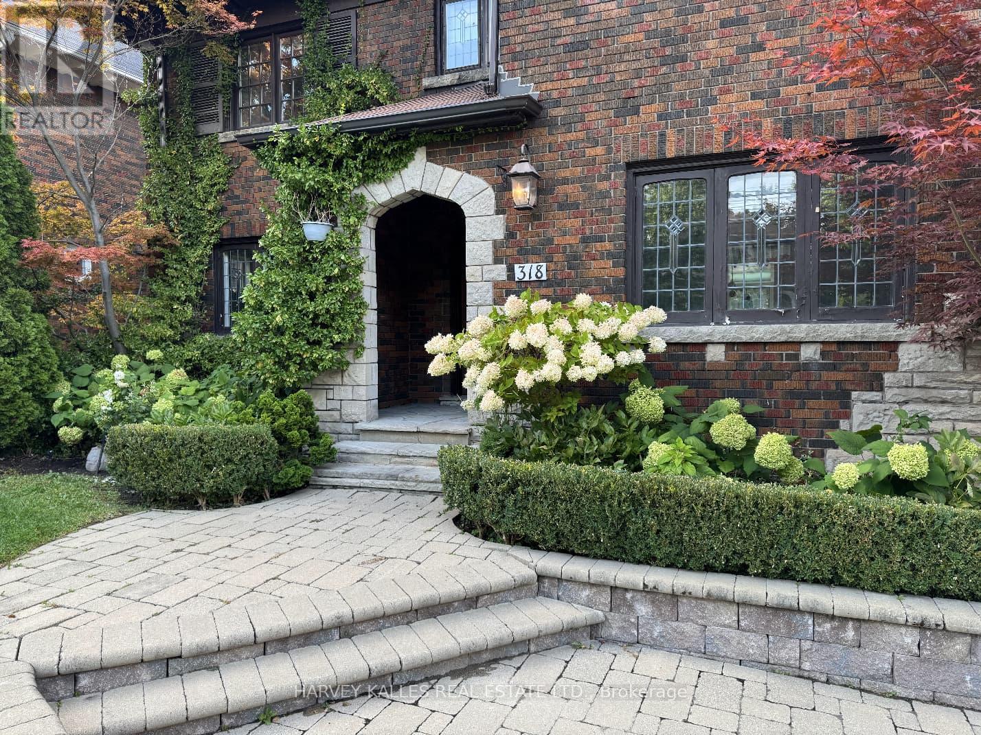 Photo 1 of 318 Lytton Boulevard, Toronto ON