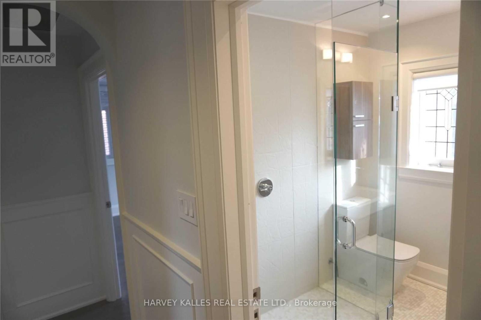 Photo 16 of 318 Lytton Boulevard, Toronto ON