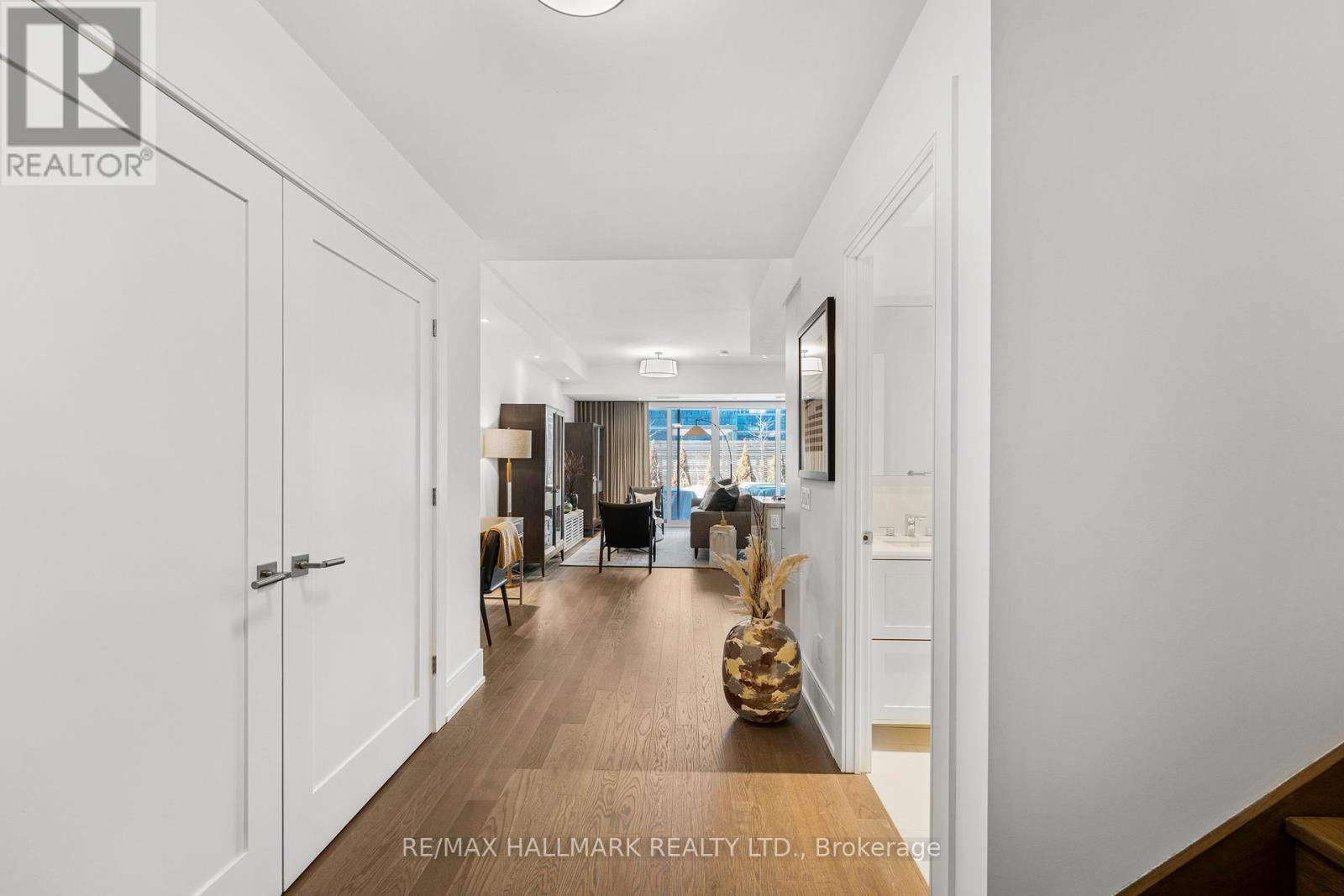 Photo 3 of 516 480 Front Street W, Toronto ON