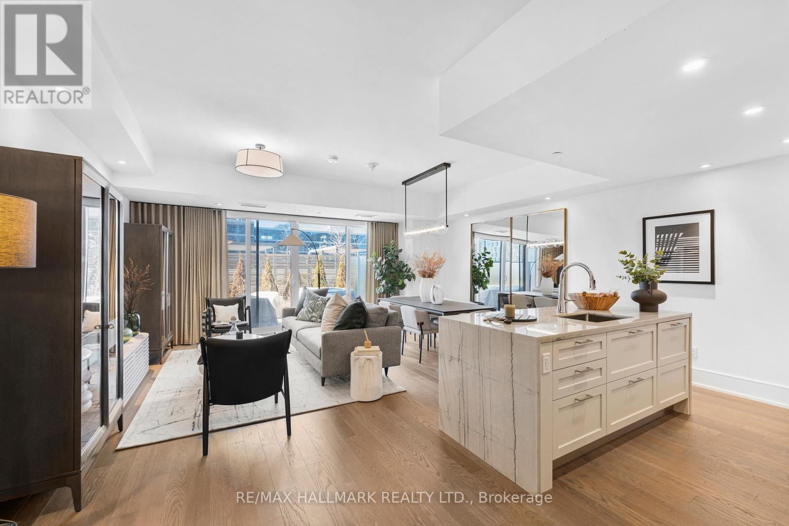 Photo 4 of 516 480 Front Street W, Toronto ON