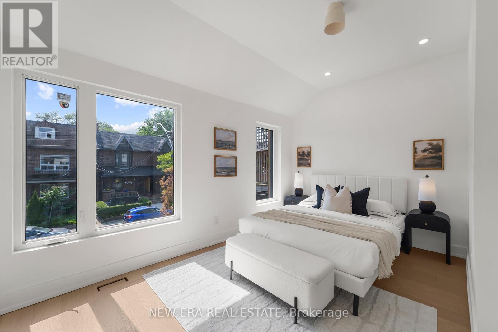Photo 18 of 113 Bellwoods Avenue, Toronto ON
