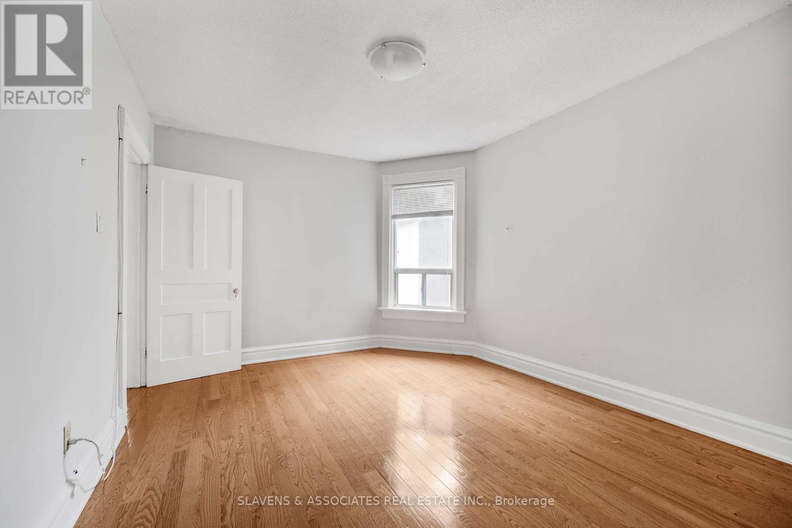 Photo 13 of 112 Wells Street, Toronto ON