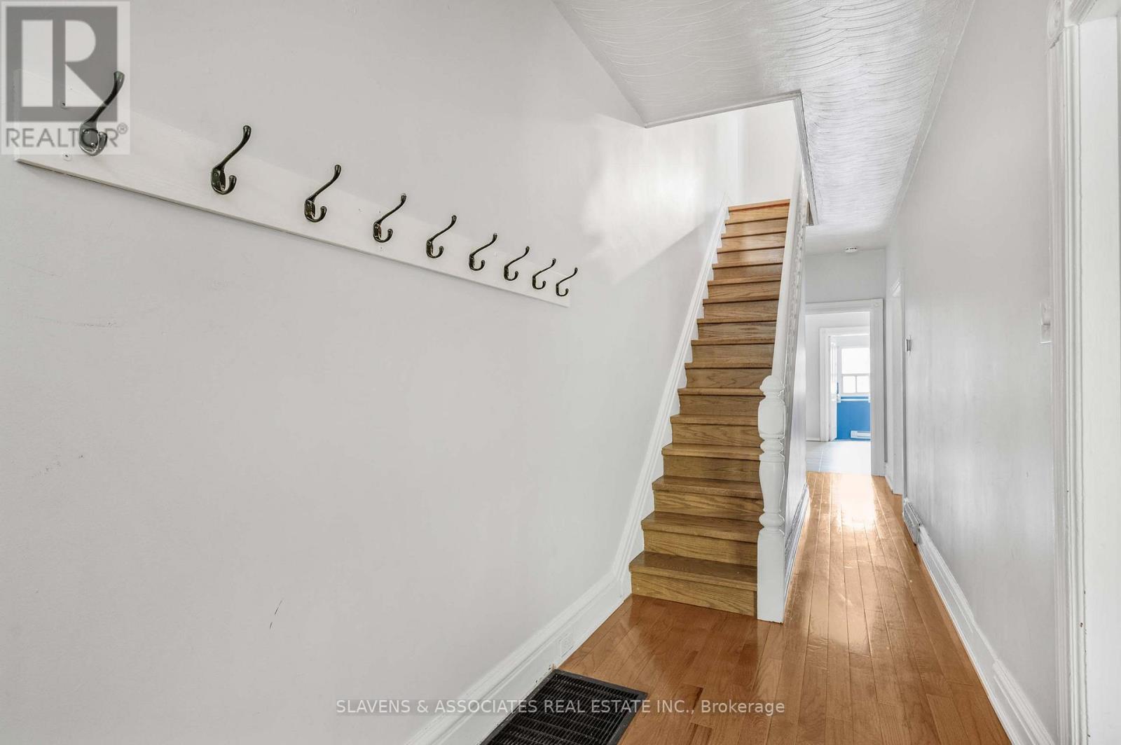 Photo 2 of 112 Wells Street, Toronto ON