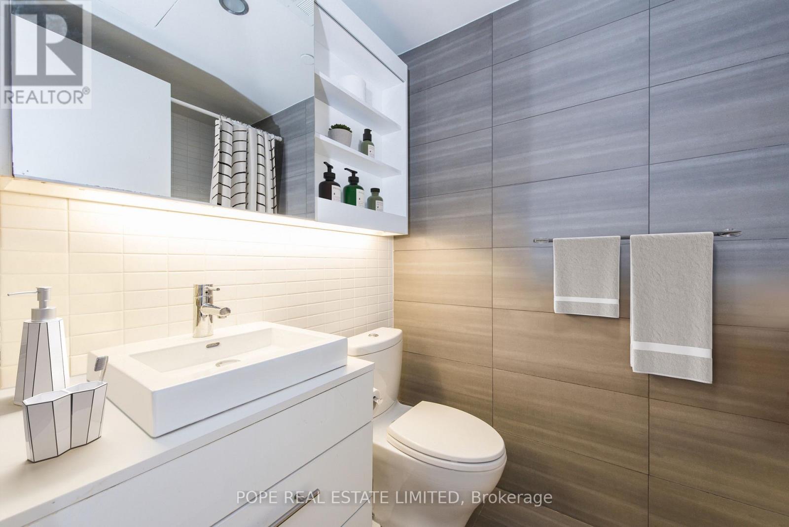 Photo 7 of 1203 32 Trolley Crescent, Toronto ON