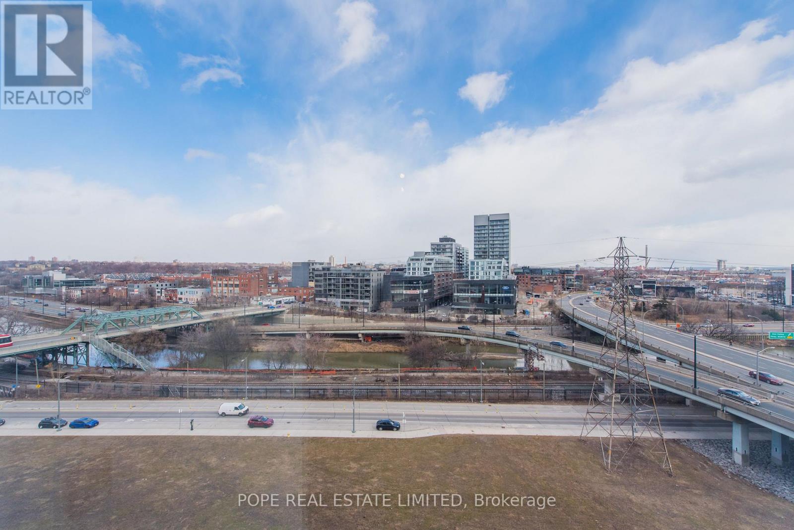 Photo 8 of 1203 32 Trolley Crescent, Toronto ON