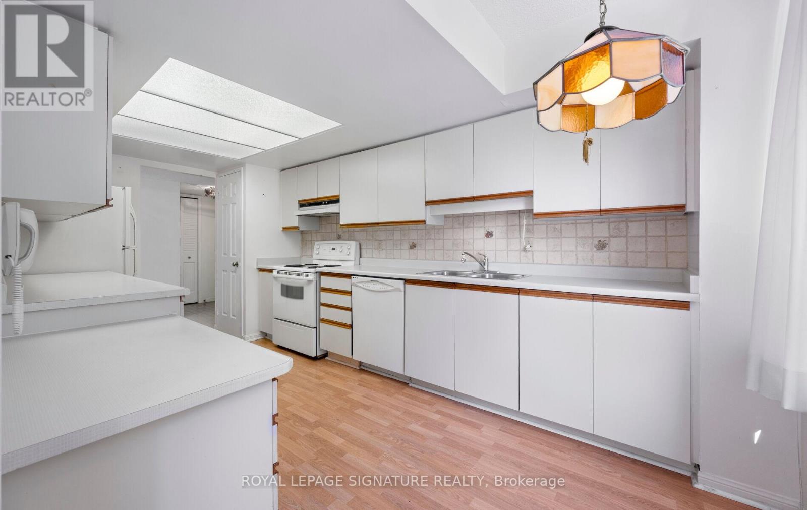 Photo 19 of 115 255 The Donway W, Toronto ON