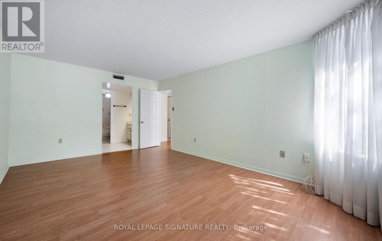 Photo 33 of 115 255 The Donway W, Toronto ON