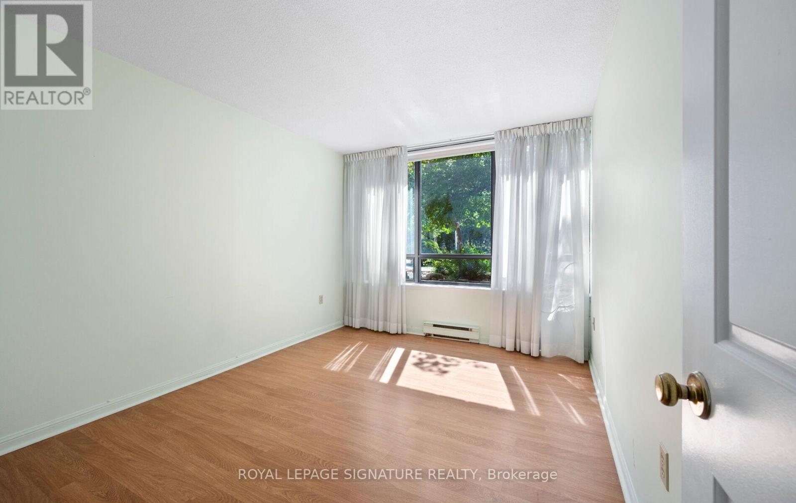Photo 39 of 115 255 The Donway W, Toronto ON