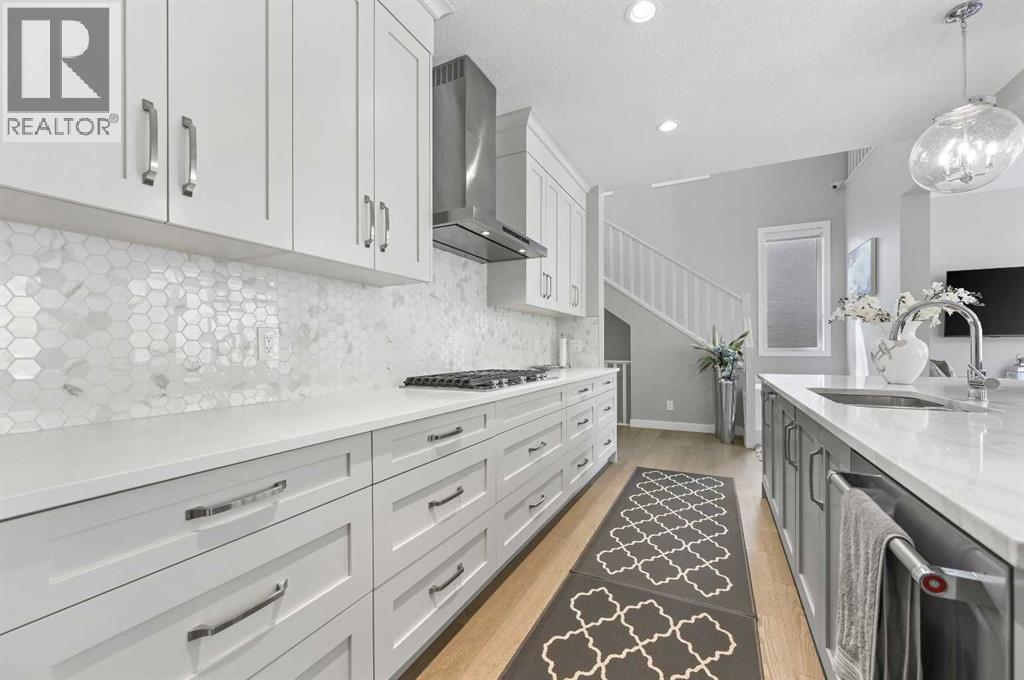 Photo 13 of 224 Cranbrook Drive Se, Calgary AB