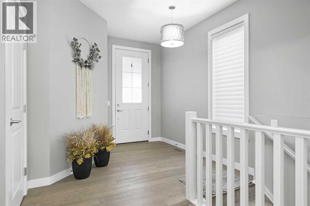 Photo 3 of 224 Cranbrook Drive Se, Calgary AB