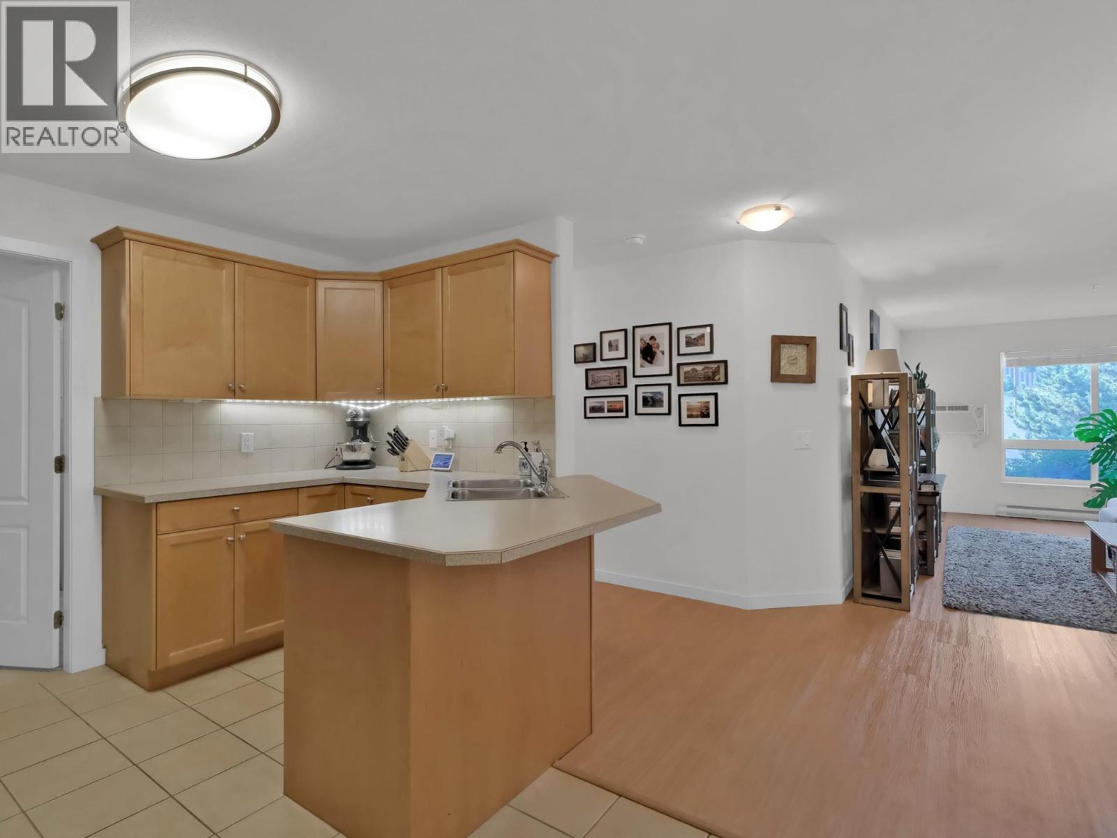 102 260 Franklyn Road, Kelowna