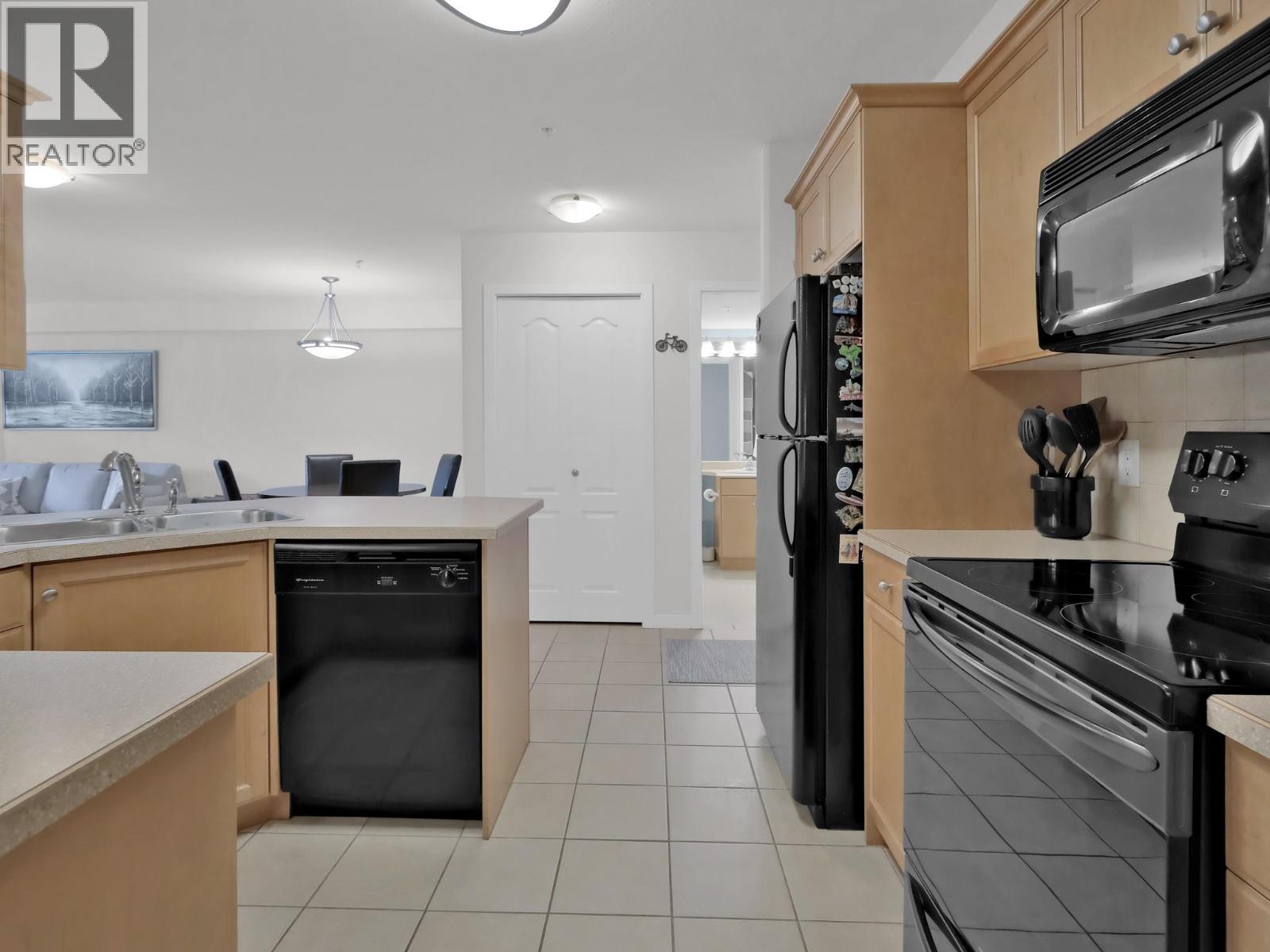 102 260 Franklyn Road, Kelowna