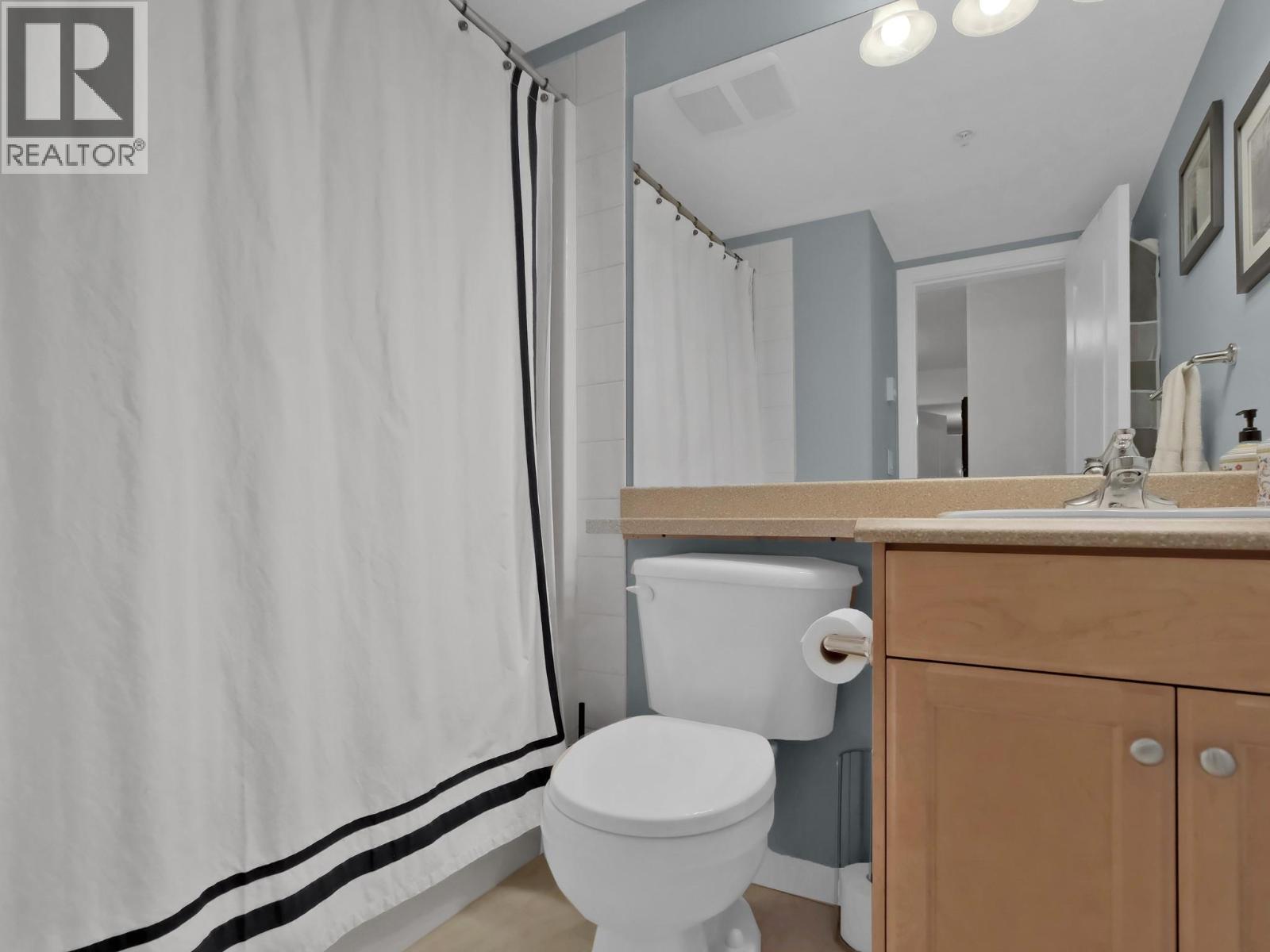 102 260 Franklyn Road, Kelowna