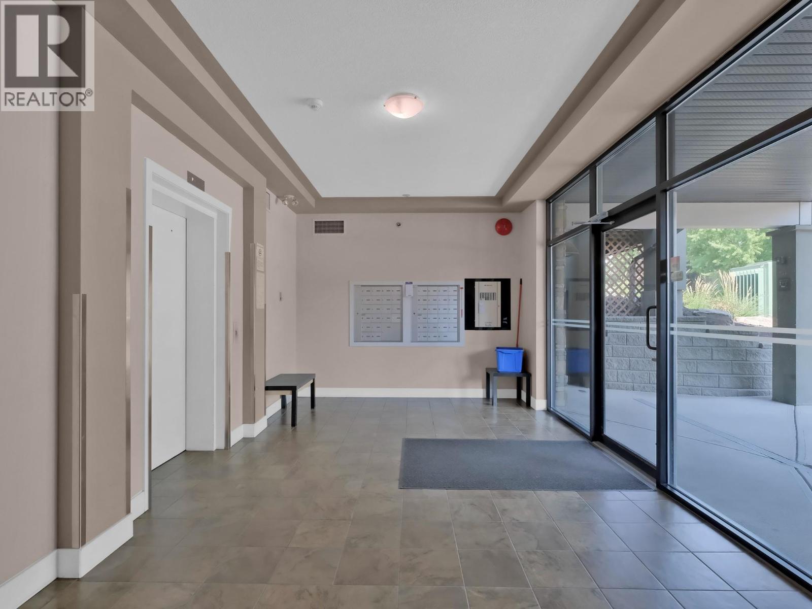 102 260 Franklyn Road, Kelowna