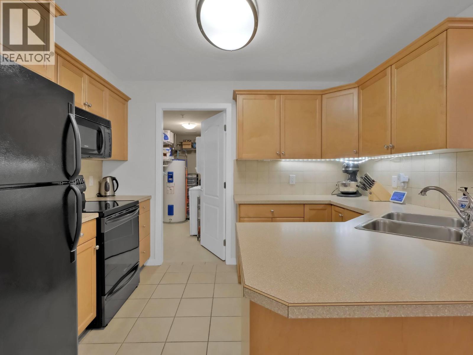 102 260 Franklyn Road, Kelowna