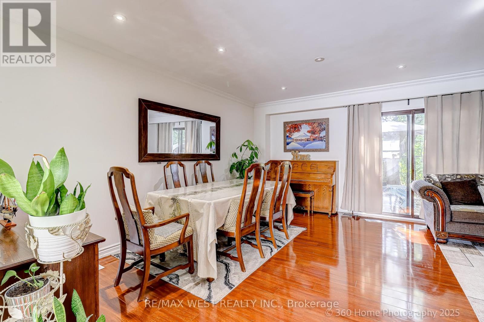 Photo 11 of 10 21 Trailridge Crescent, Toronto ON