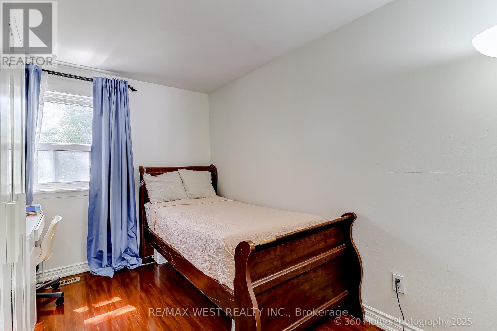 Photo 18 of 10 21 Trailridge Crescent, Toronto ON