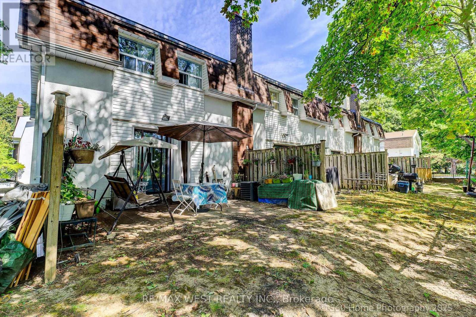 Photo 22 of 10 21 Trailridge Crescent, Toronto ON