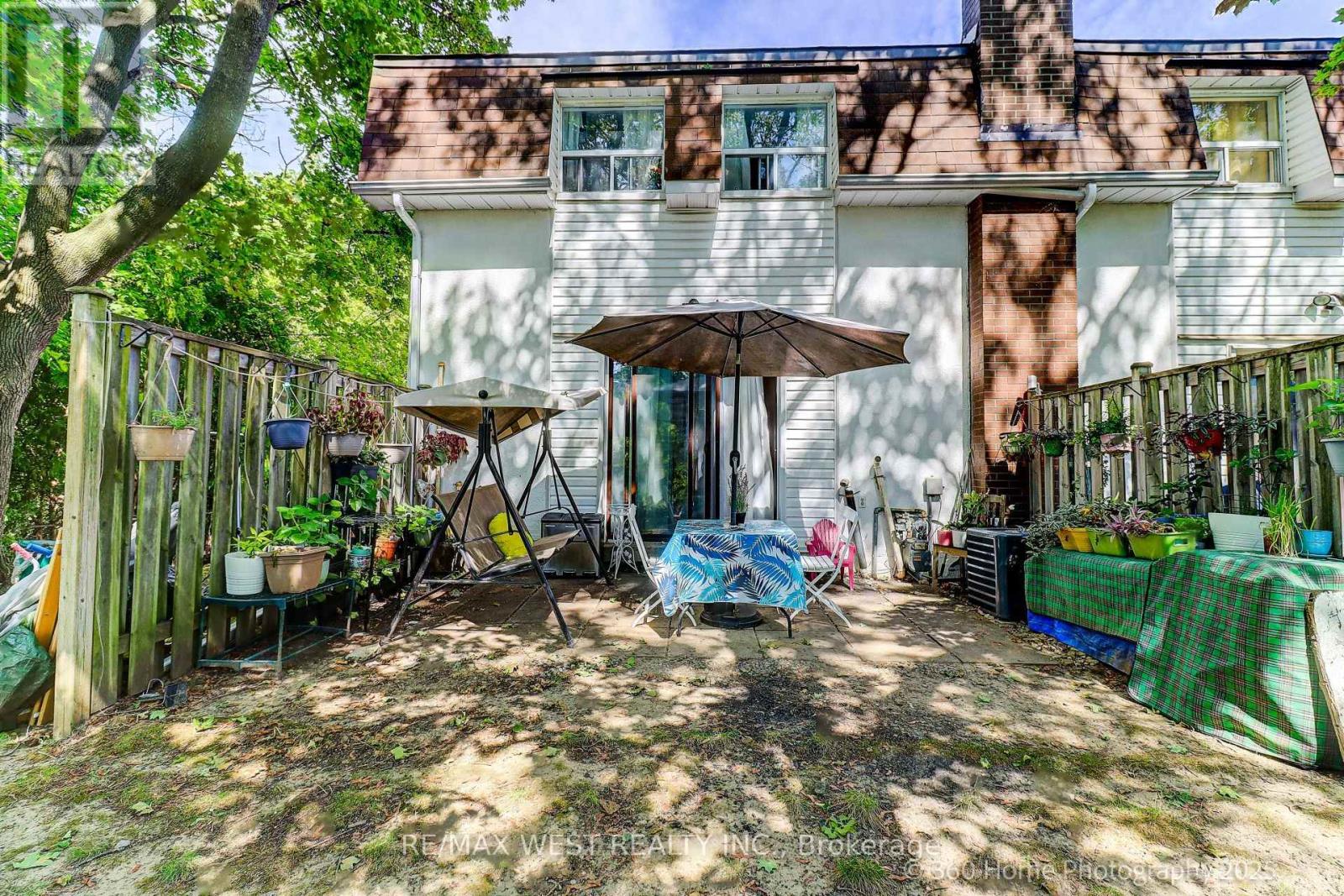 Photo 23 of 10 21 Trailridge Crescent, Toronto ON